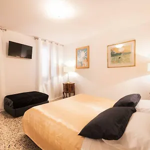 https://andrea-flat.hotelslidodijesolo.com